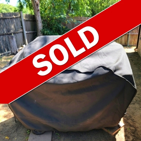 BLACK GRILL COVER – FITS 6 BURNER GRILL GOOD CONDITION - Picture 1 of 2